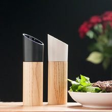 Manual Salt Pepper Grinder Kitchen Gadgets Spice Mill Grinder.